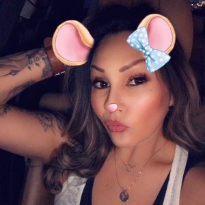 Meet your Posher, Priscilla